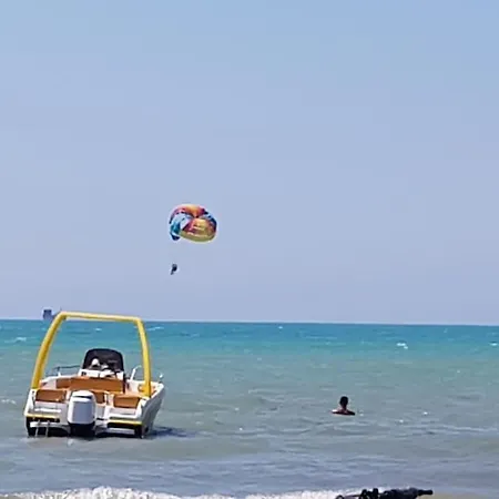 Vela Beachfront Private Terrace 아파트 골렘