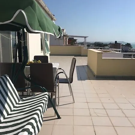 Vela Beachfront Private Terrace 골렘