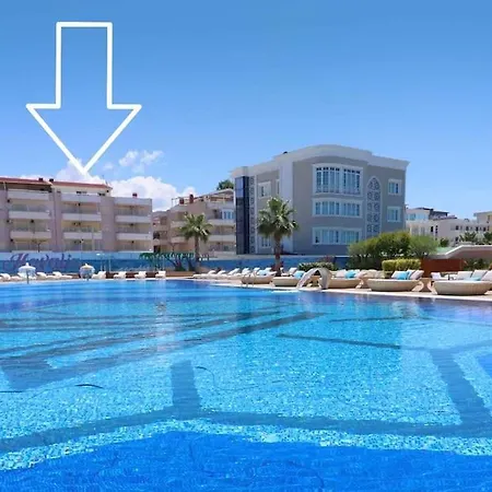 Vela Beachfront Private Terrace 골렘