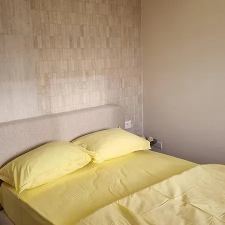 Vela Beachfront Private Terrace Голем