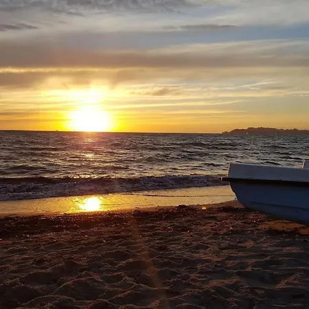 Vela Beachfront Private Terrace Διαμέρισμα *