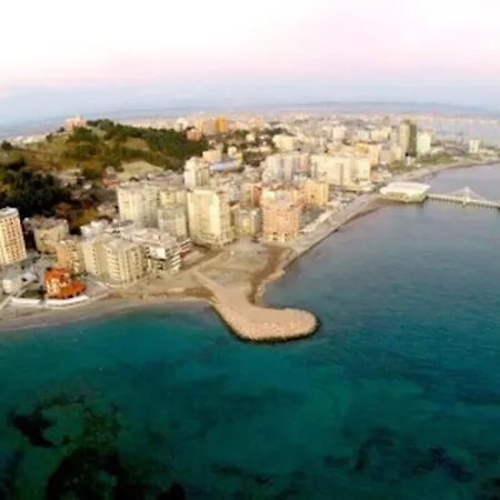 Vela Beachfront Private Terrace 아파트 골렘