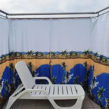 Vela Beachfront Private Terrace 아파트 골렘
