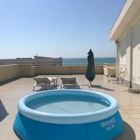 아파트 Vela Beachfront Private Terrace