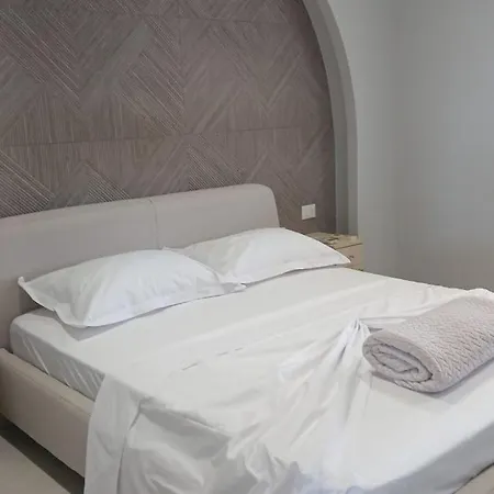 Vela Beachfront Private Terrace 골렘