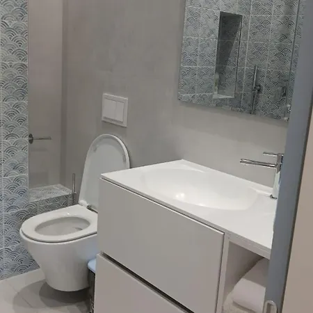 Vela Beachfront Private Terrace * 골렘