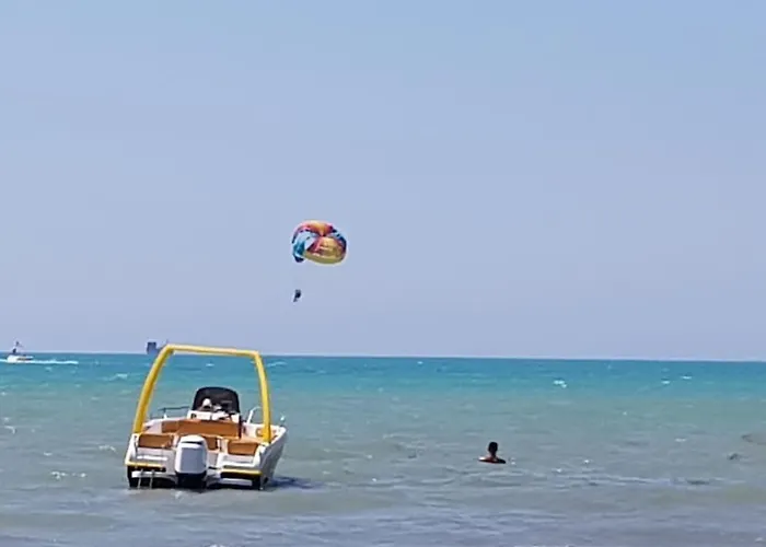 Vela Beachfront Private Terrace Apartament Golem (Tirana)