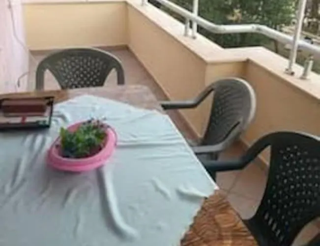 Vela Beachfront Private Terrace Apartament Golem (Tirana)