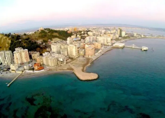 Vela Beachfront Private Terrace Apartament Golem (Tirana)